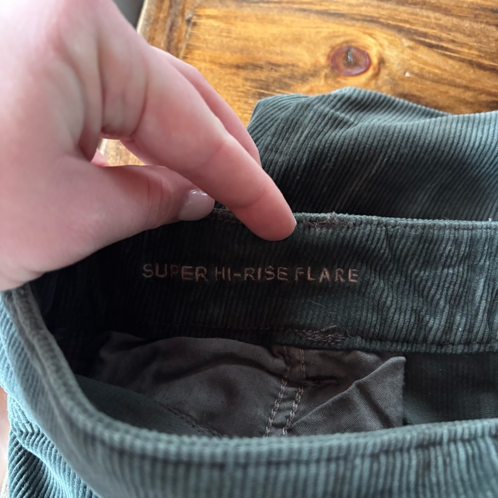 American Eagle Hi-Rise Flare Corduroy Pants - Picture 9 of 10